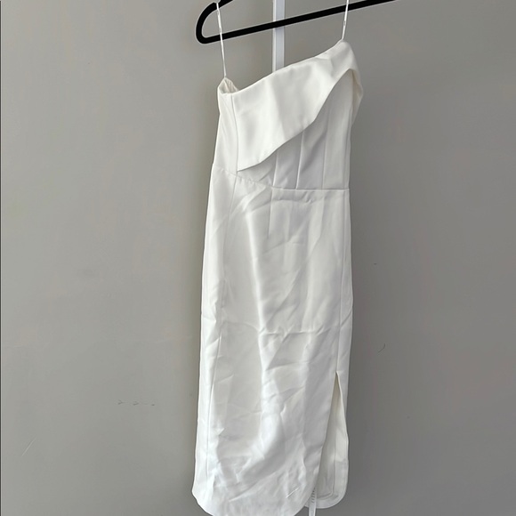 ELLIATT Agatha Dress in Ivory - Picture 4 of 14